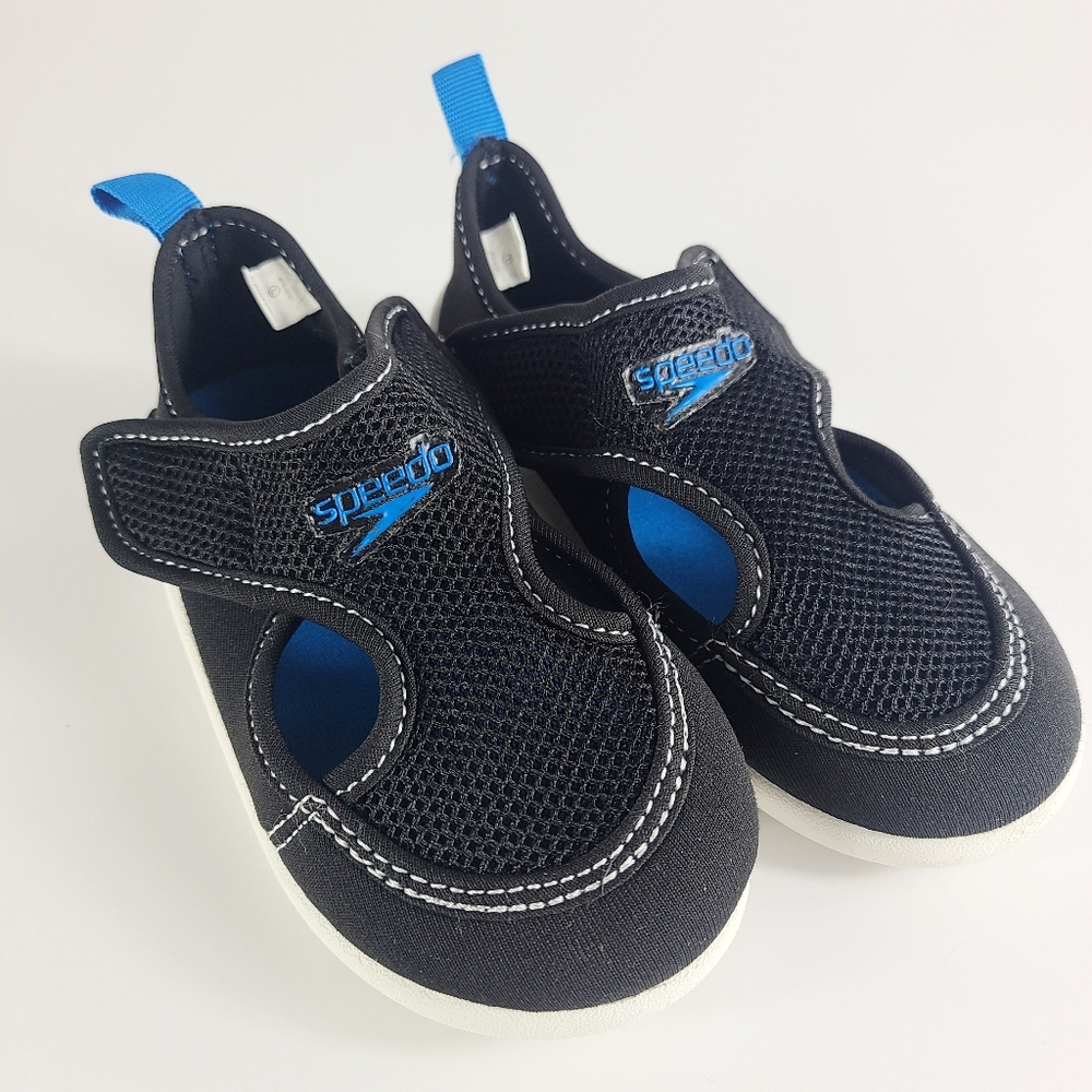 BOYS SPEEDO WATER SHOES SIZE 9/10